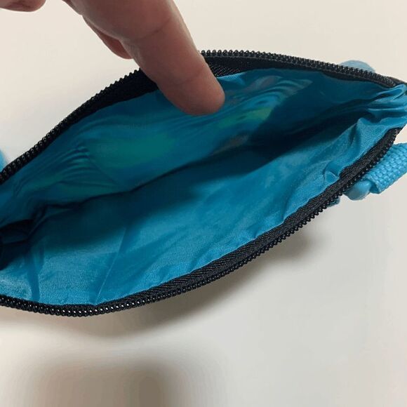 Minions Crossbody Bag  - Picture 2 of 4